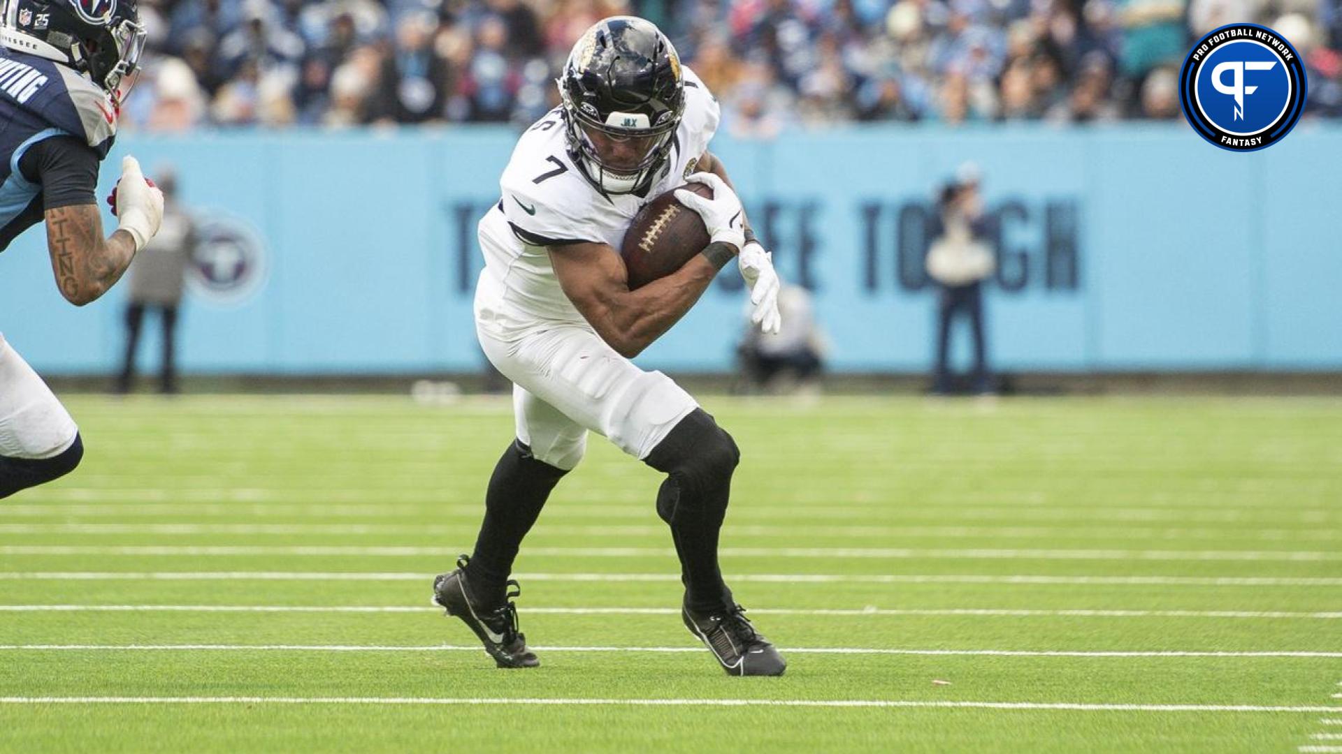 Jacksonville Jaguars wide receiver Zay Jones (7) runs the ball against the Tennessee Titans during the second half at Nissan Stadium.