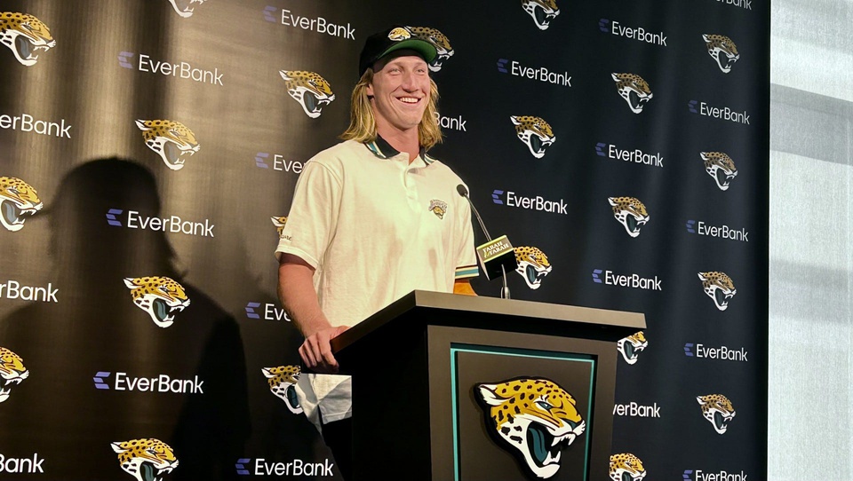 jaguars-qb-trevor-lawrence-opens-up-about-signing-massive-contract-extension-i-want-to-bring-a-championship-to-jacksonville.jpg