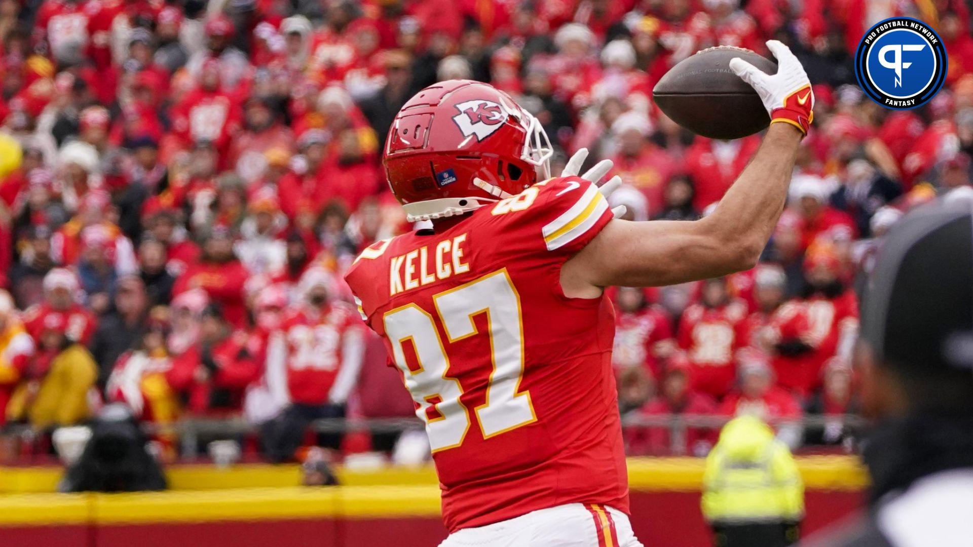 Is there a new No. 1 TE in our consensus fantasy football rankings, and which players round out the top-12 options at this tricky position?